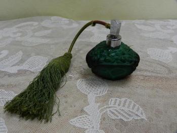 Flakon - grünes Glas - 1930 Flakon - grünes Glas - 1930